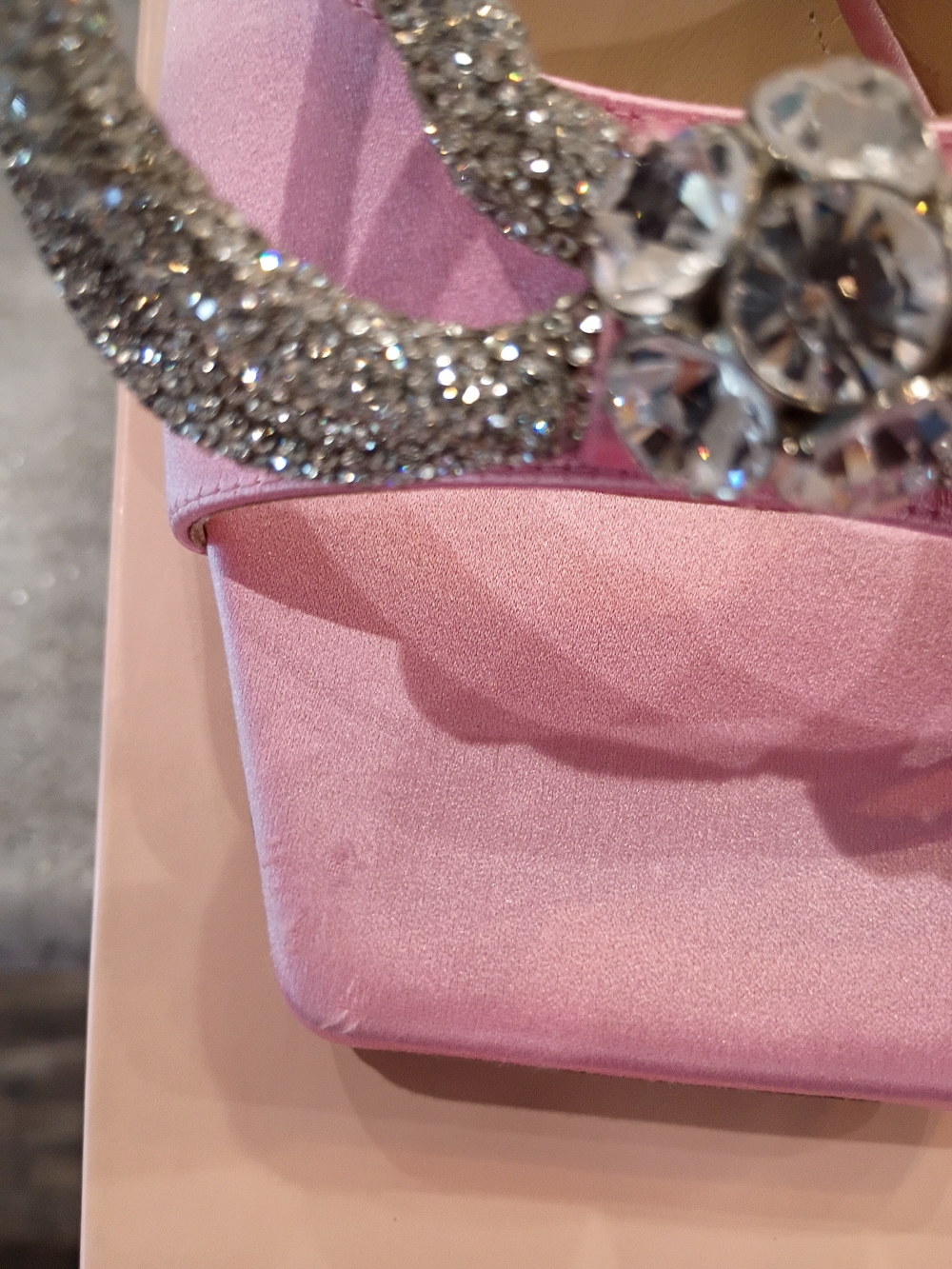 MACH & MACH Pink Silk Crystal Bow Mules Women's Size 38.5 New - Picture 8 of 13